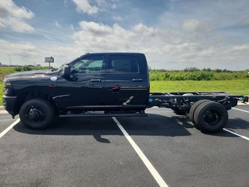 New 2026 RAM 3500 Tradesman AWD/4WD image 5