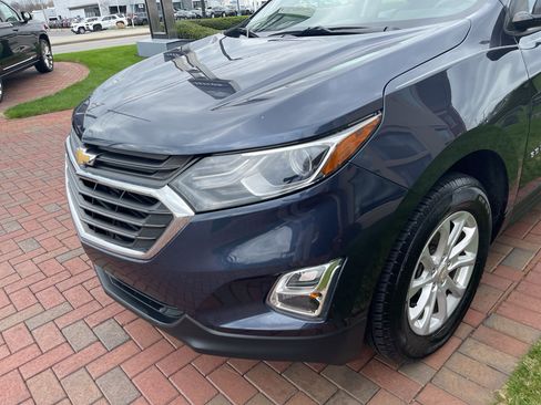 Used 2018 Chevrolet Equinox LS image 2