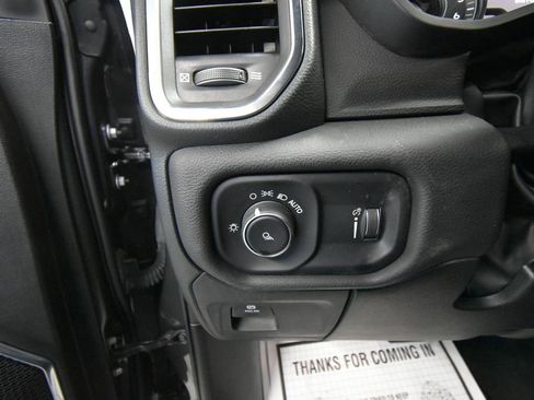 Used 2024 RAM 1500 Laramie AWD/4WD image 9