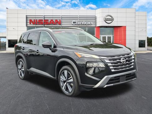 Used 2026 Nissan Rogue SL AWD/4WD image 1