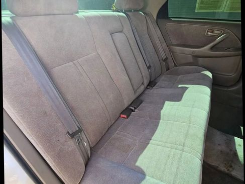 Used 1998 Toyota Camry LE FWD image 20