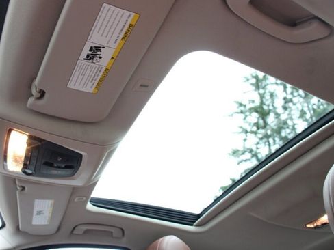 Used 2014 BMW 528i xDrive 528i xDrive image 9