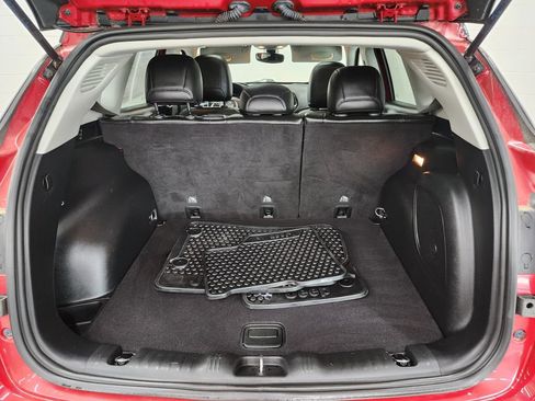 Used 2021 Jeep Compass Latitude w/ Sun and Sound Group AWD/4WD image 28