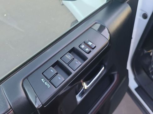 Used 2019 Toyota 4Runner TRD Off-Road image 18