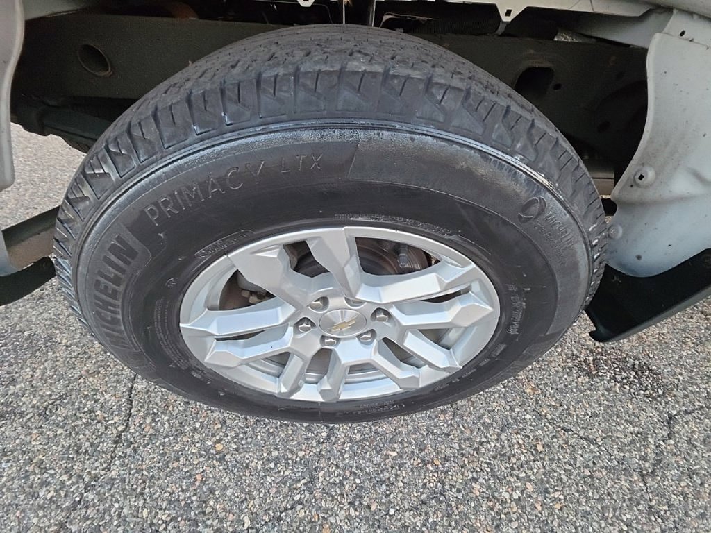 Used 2022 Chevrolet Silverado 1500 LT AWD/4WD image 27