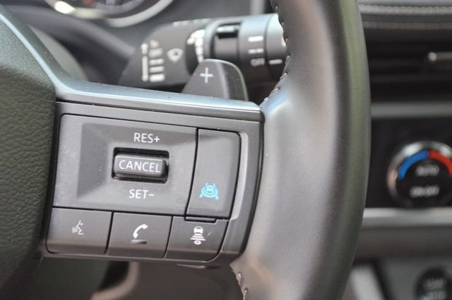 Used 2025 Nissan Rogue SV AWD/4WD image 21