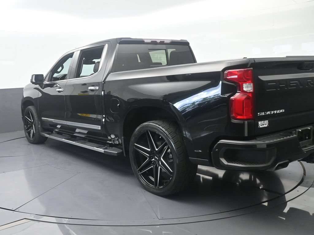 Used 2022 Chevrolet Silverado 1500 High Country RWD image 4