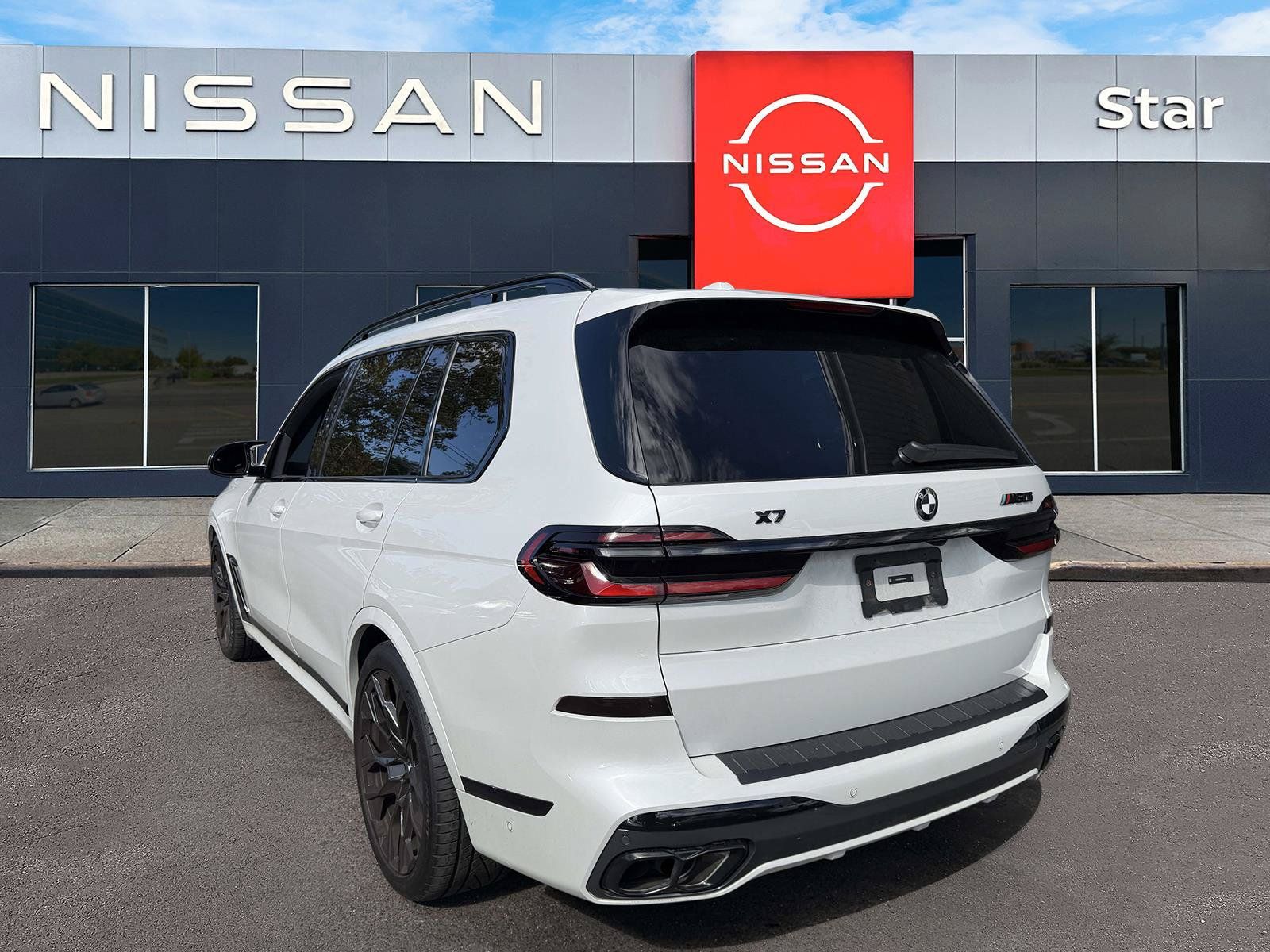 Used 2026 BMW X7 M60i AWD/4WD image 4