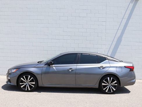 Used 2022 Nissan Altima 2.5 SR FWD image 6