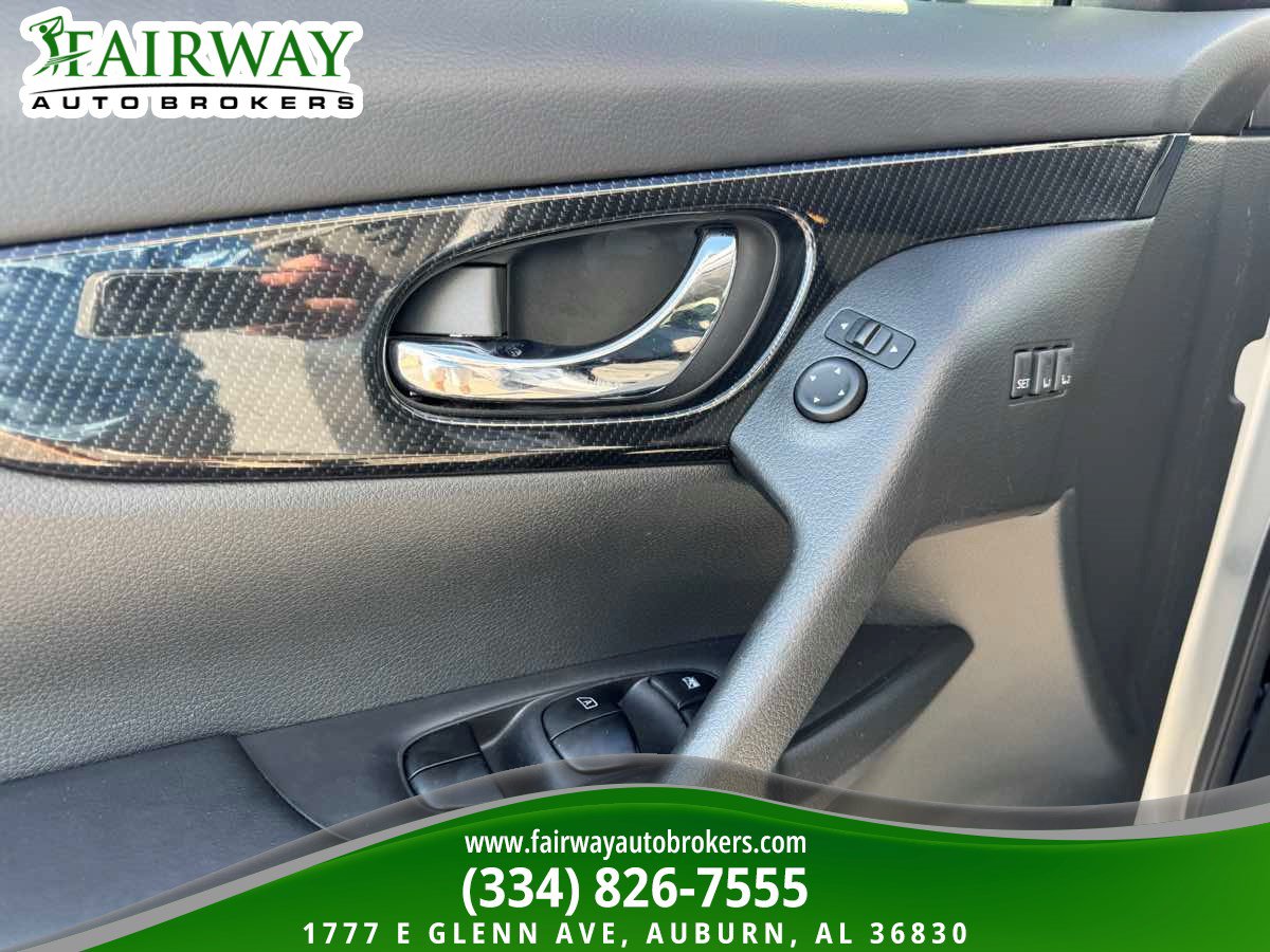 Used 2018 Nissan Rogue SL w/ Premium Package FWD image 15