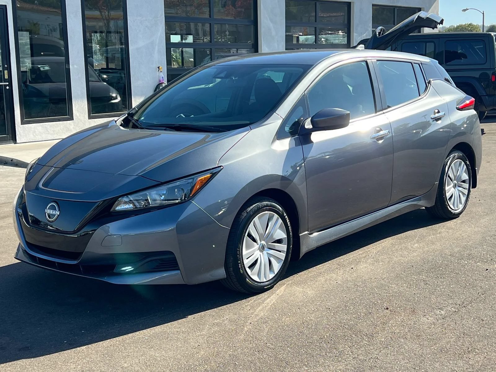 Used 2025 Nissan Leaf S FWD image 1