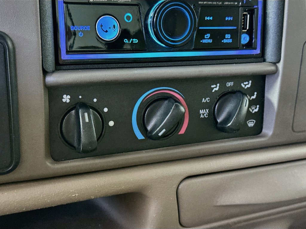 Used 2004 Ford F350 Lariat AWD/4WD image 18