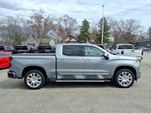 Used 2024 Chevrolet Silverado 1500 High Country w/ High Country Premium Package image 2