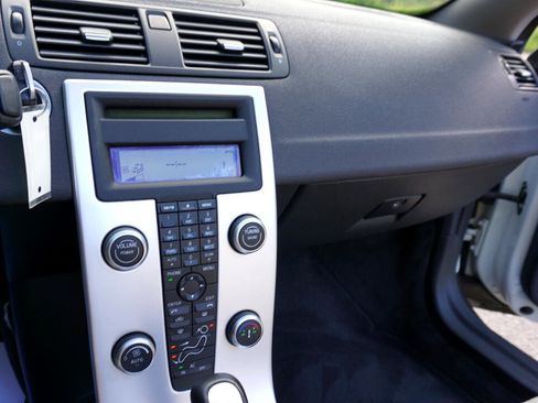 Used 2011 Volvo C70 T5 image 22