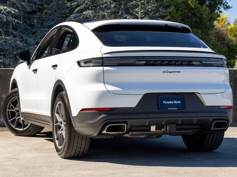 New 2026 Porsche Cayenne Coupe image 3