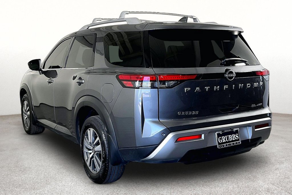 Used 2025 Nissan Pathfinder SL AWD/4WD image 14
