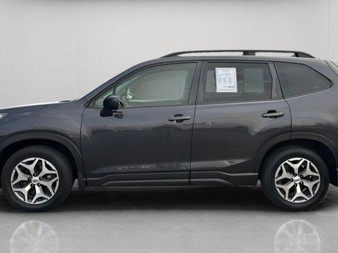 Used 2019 Subaru Forester Premium AWD/4WD image 8