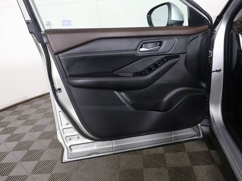 Used 2023 Nissan Rogue SV w/ SV Premium B Package image 22