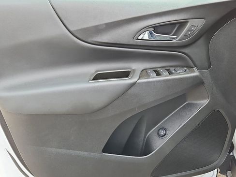 Used 2024 Chevrolet Equinox LT image 13