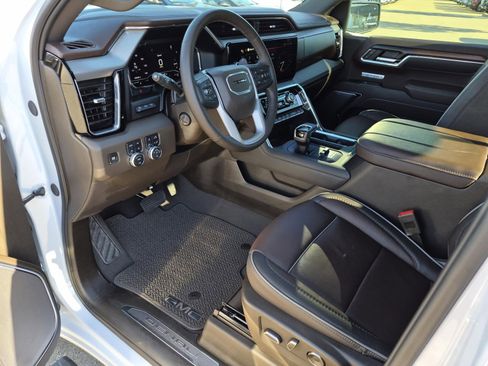 Certified 2025 GMC Sierra 1500 Denali w/ Denali Reserve Package AWD/4WD image 12