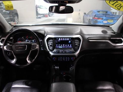 Used 2019 GMC Acadia SLT image 2