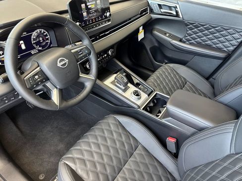 New 2026 Nissan Rogue Platinum AWD/4WD image 8