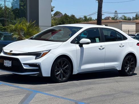 Used 2023 Toyota Corolla SE FWD image 10