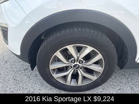 Used 2016 Kia Sportage LX AWD/4WD image 9