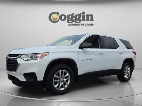 Used 2019 Chevrolet Traverse LS w/ LPO, Blackout Package image 1