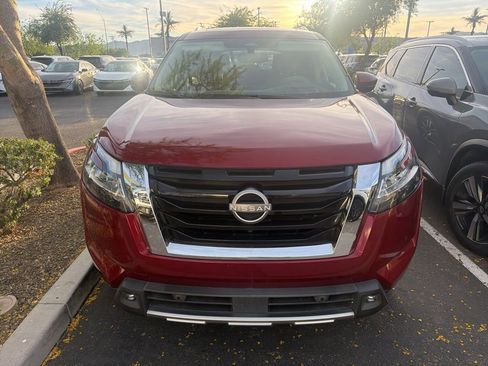 Used 2022 Nissan Pathfinder Platinum w/ Cargo Package image 2