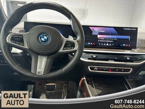 Used 2024 BMW X5 xDrive50e w/ M Sport Package AWD/4WD image 8