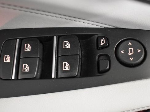 Used 2024 BMW X5 M60i w/ Executive Package image 23