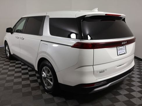 Used 2024 Kia Carnival LX FWD image 6
