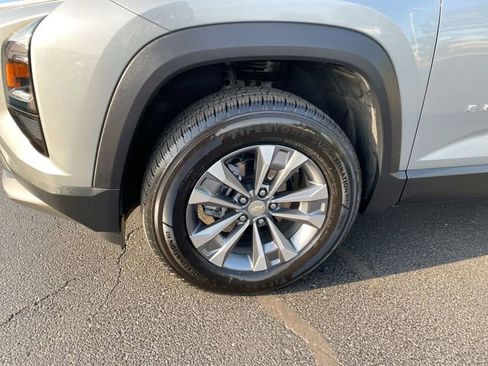 Used 2026 Chevrolet Equinox LT w/ Convenience Package II image 8