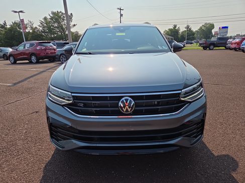 Used 2024 Volkswagen Tiguan SE R-Line AWD/4WD image 8