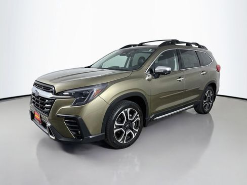 Used 2023 Subaru Ascent Touring AWD/4WD image 3