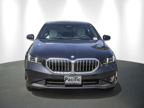 New 2026 BMW 530i RWD image 2