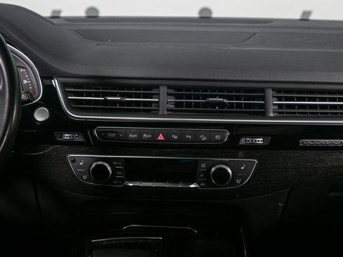 Used 2019 Audi Q7 3.0T Prestige AWD/4WD image 38