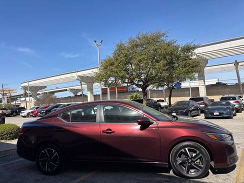 Used 2024 Nissan Sentra SV image 8