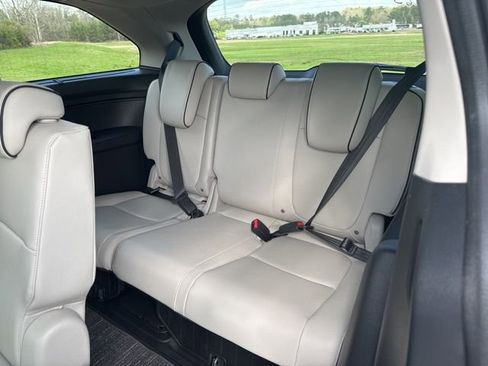 New 2026 Honda Odyssey Touring image 11