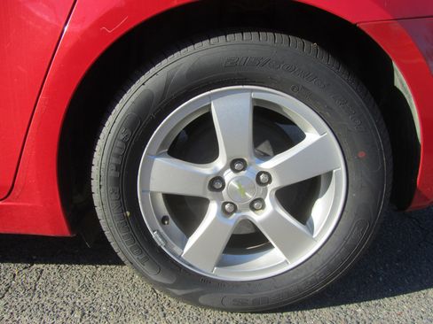 Used 2015 Chevrolet Cruze LT image 26