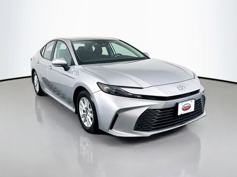 Certified 2025 Toyota Camry LE FWD image 3