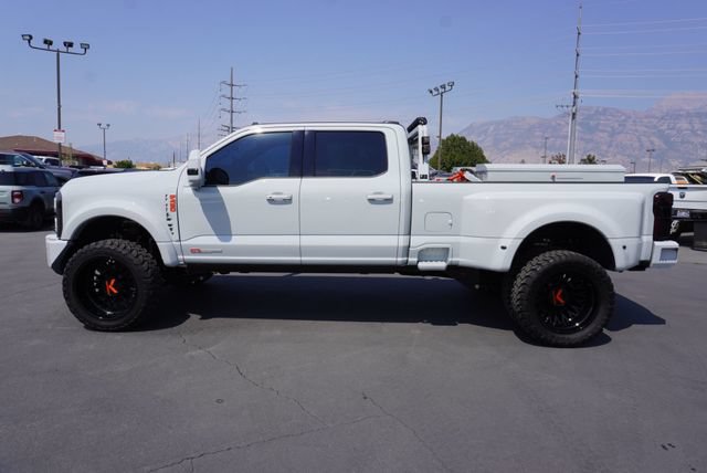 Used 2025 Ford F450 Platinum w/ FX4 Off-Road Package AWD/4WD image 9