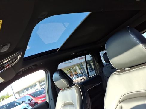 New 2025 Jeep Grand Cherokee Limited image 11