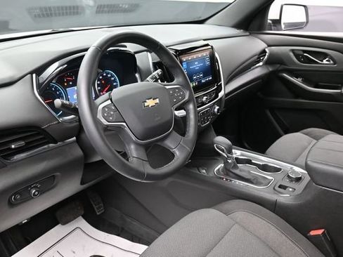 Used 2023 Chevrolet Traverse LT FWD image 14