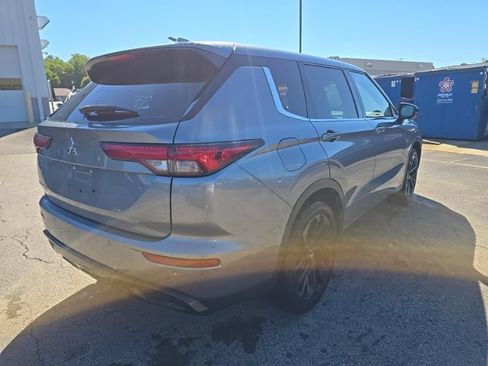 Used 2022 Mitsubishi Outlander SE AWD/4WD image 8