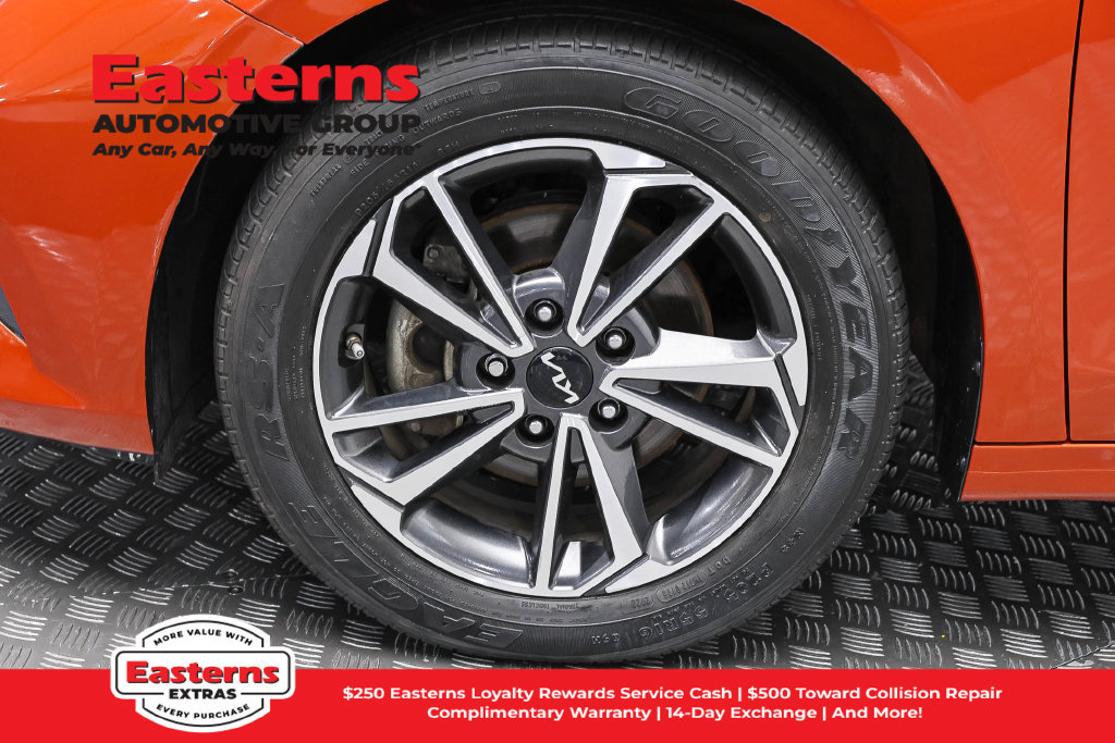 Used 2022 Kia Forte LXS FWD image 32