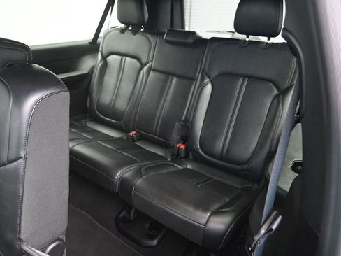 Used 2024 Jeep Wagoneer L Series II image 24