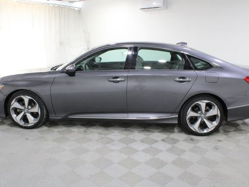 Used 2018 Honda Accord Touring image 30