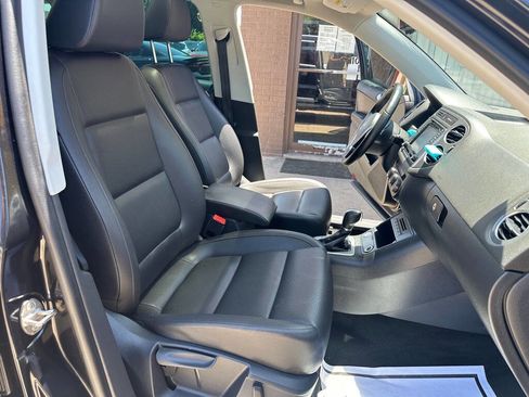 Used 2017 Volkswagen Tiguan Wolfsburg Edition image 13